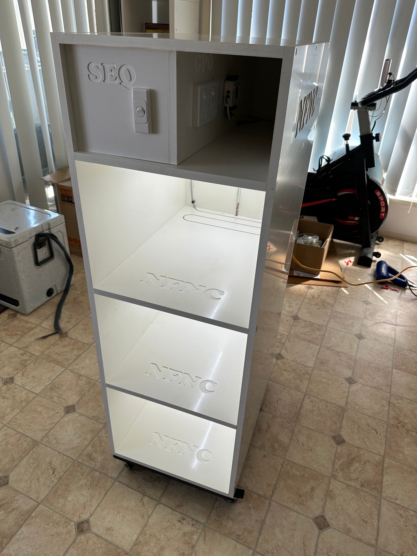 4 bay PVC snake Rack